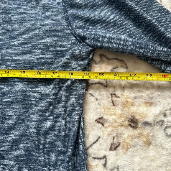 Hollister Heathered Gray Hoodie - Picture 7 of 10